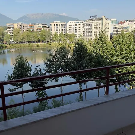 View 3 Bedroom Prime Location Appartement