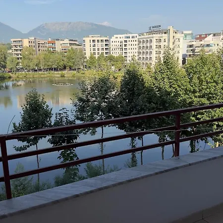 View 3 Bedroom Prime Location *
